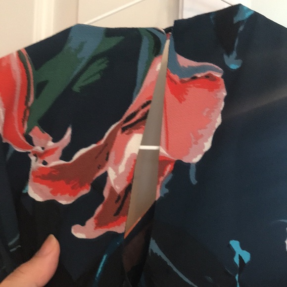 Navy base tank / shell with floral motif. Lined - Picture 3 of 3